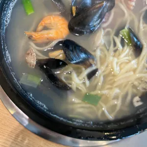 고래해물칼국수 사진 1