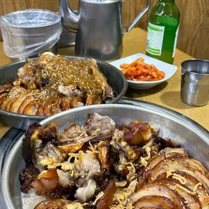 마왕족발 사진