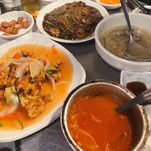 용춘 사진