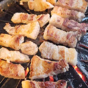 경성 팔일삼 사진