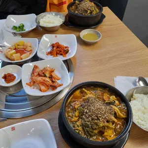 청기와뼈다귀해장국 사진