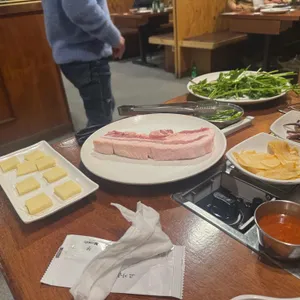 고기굽는남자 사진