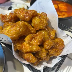 교촌치킨 사진