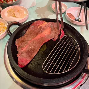 꾸석지돌판한우 사진