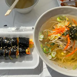 산수유국수 사진