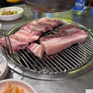 저팔계 깡통연탄구이 사진 1
