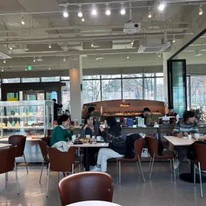 강변서재 리뷰 사진