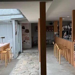 챔프스페이스 커피로스터스 베리도넛 리뷰 사진