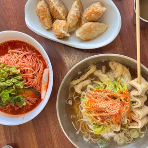 망향비빔국수 사진 1