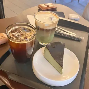 스펠 사진