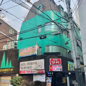 에베레스트 커리월드 대표 사진