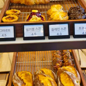 엘리 리뷰 사진