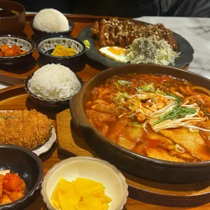 돈카춘 사진
