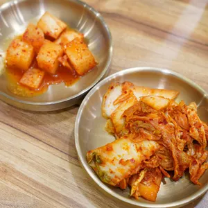 얼큰본가 연품뼈해장국 24시 리뷰 사진