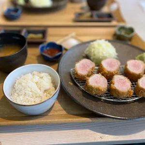 오사카멘치 달동 사진