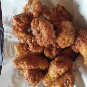 교촌치킨 사진