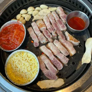 육굴 사진 1