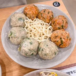 본가 만두전골전문점 사진