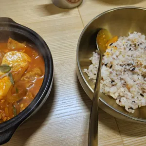 밥장인 돼지찌개 사진