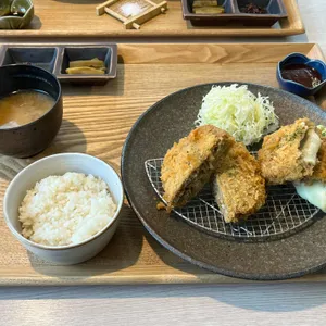 오사카멘치 달동 사진