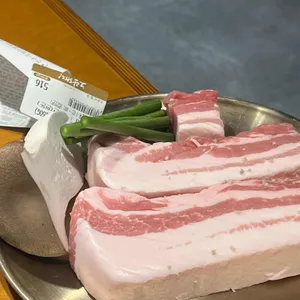 노란돼지 사진