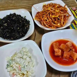 김공이죽여주는쌩고기통김치찌개 사진