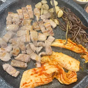 고대생막창 묵은지 생삼겹살 사진