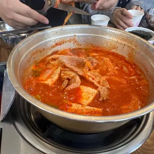 홍대 김치찌개 사진