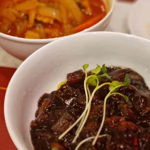 동국성 사진
