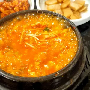 신촌얼큰이칼국수 사진