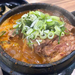 방가삼대얼큰한뼈해장국 사진