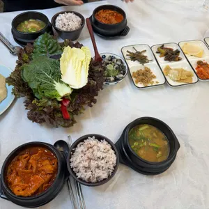 당산나무집 사진