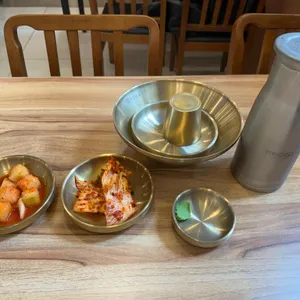 얼큰본가 연품뼈해장국 24시 사진