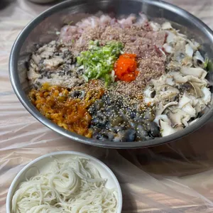 돌고래횟집 사진
