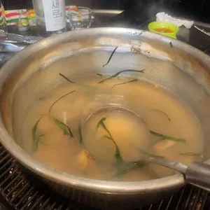 조개까는총각네 사진