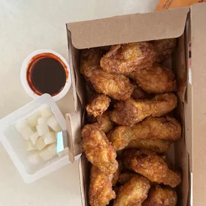교촌치킨 사진