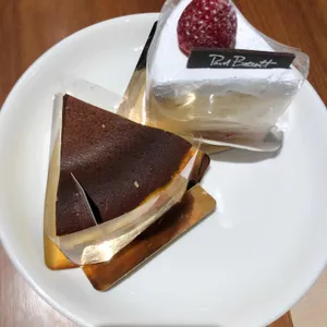 폴바셋  사진