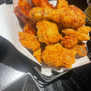 교촌치킨 사진