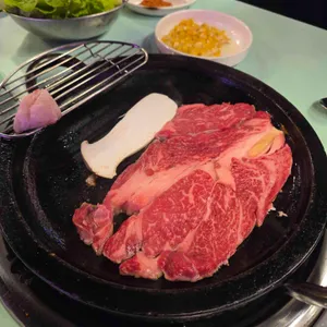 꾸석지돌판한우 사진 2