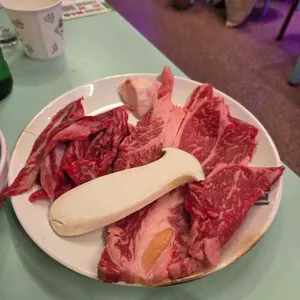 꾸석지돌판한우 사진 1