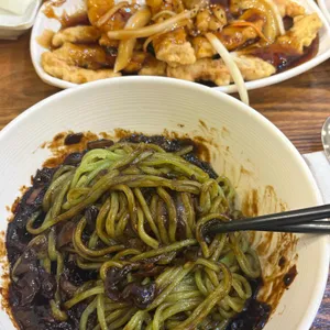 수련반점 사진
