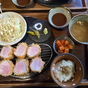 윤돈 사진
