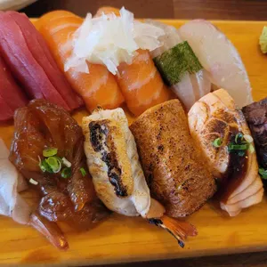 동백꽃초밥 사진