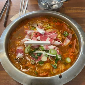 부메랑 부대찌개 사진