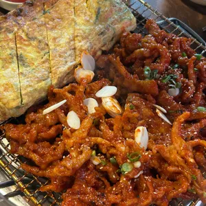 애리꼼닭발 사진