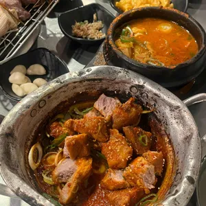넙딱집 사진