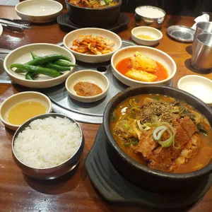 명품청기와감자탕 사진