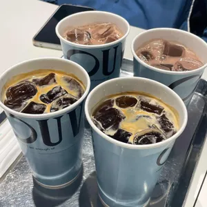 오버트 사진