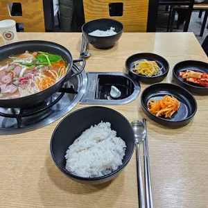빨강우산부대찌개 사진