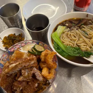 뉴러우멘관즈 사진